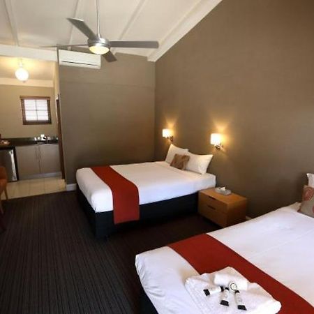 Rose & Crown Hotel Perth Bagian luar foto